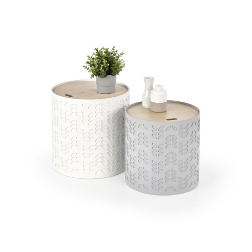 Set di due tavolini da caffè bianco e grigio.