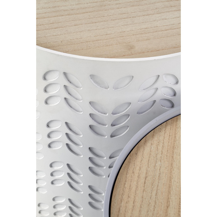 Set di due tavolini da caffè bianco e grigio.