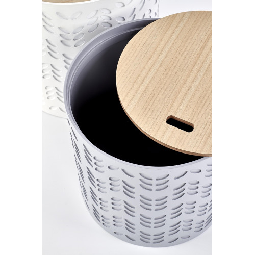 Set di due tavolini da caffè bianco e grigio.