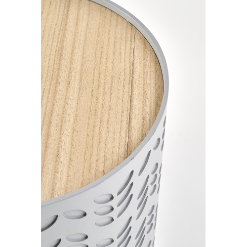 Set di due tavolini da caffè bianco e grigio.