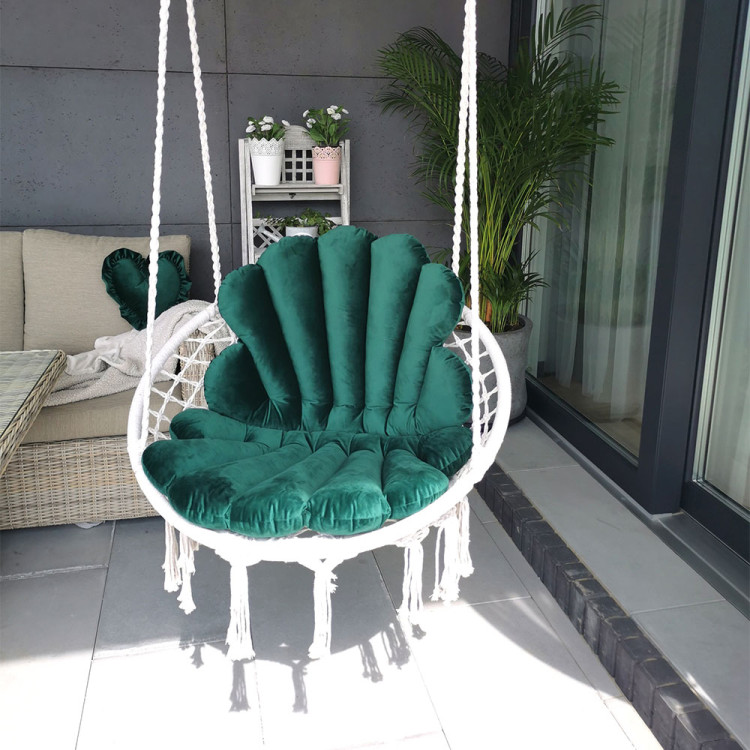 Poltrona SHEll sospesa a dondolo con set di cuscini in velluto verde