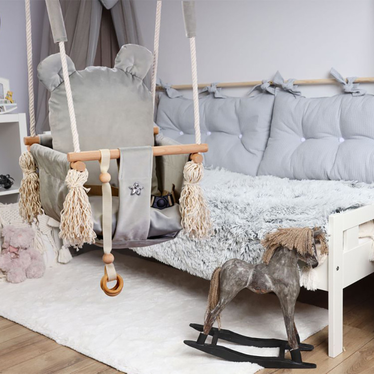 Altalena Orsetto grigia in legno per bambini con cintura di sicurezza